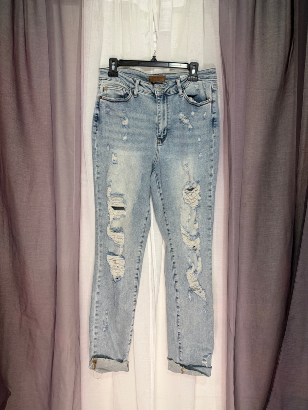 Judy Blues Light Wash Distressed Women’s Jeans - Classic Casual